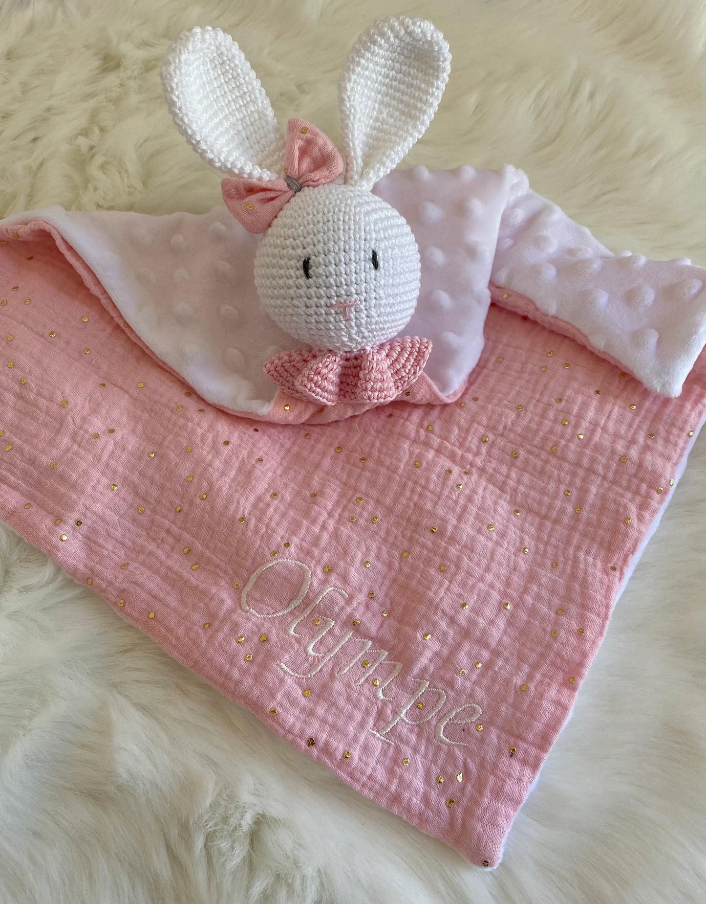 Lola le lapin - doudou personnalisé